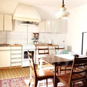 PRODAJA ŠARMANTNE KUĆE ZA RENOVACIJU U MIRNOM NASELJU