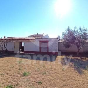 PRODAJA ŠARMANTNE KUĆE ZA RENOVACIJU U MIRNOM NASELJU