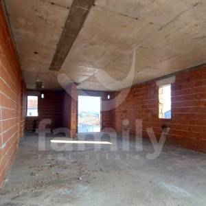 PRODAJA STAMBENO-POSLOVNE ZGRADE NA ATRAKTIVNOJ LOKACIJI BLIZU MORA