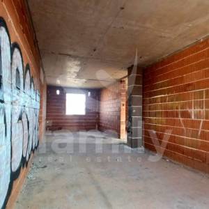 PRODAJA STAMBENO-POSLOVNE ZGRADE NA ATRAKTIVNOJ LOKACIJI BLIZU MORA