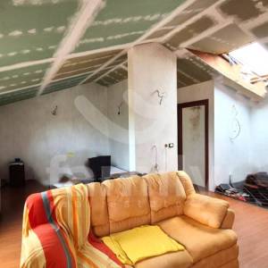 PRODAJA STANA S POTENCIJALOM ZA UREĐENJE U BLIZINI MORA