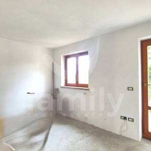 PRODAJA STANA S POTENCIJALOM ZA UREĐENJE U BLIZINI MORA