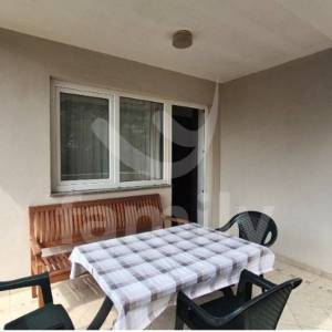 PRODAJA STANA U MIRNOM NASELJU U BLIZNI MORA