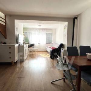 PRODAJA VISOKOISPLATIVE KUĆE SA DVA APARTMANA U ROVINJU