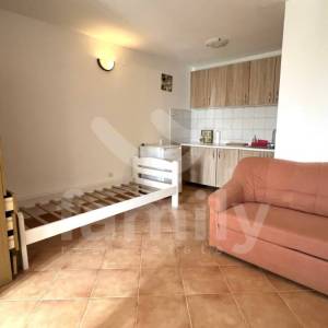 PRODAJA VISOKOISPLATIVE KUĆE SA DVA APARTMANA U ROVINJU