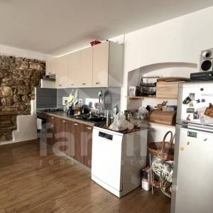 PRODAJA VISOKOISPLATIVE KUĆE SA DVA APARTMANA U ROVINJU