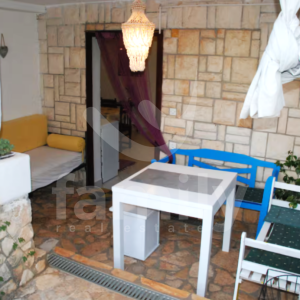 PRODAJA VISOKOISPLATIVE KUĆE SA POGLEDOM NA MORE