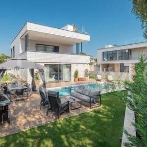 Prodaja, Vrsar, Funtana, šesterosobna vila 151m2, bazen