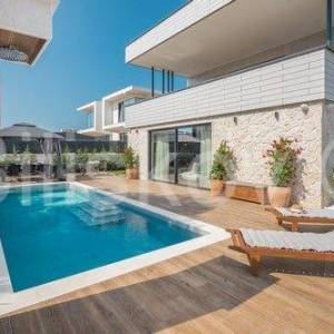 Prodaja, Vrsar, Funtana, šesterosobna vila 151m2, bazen