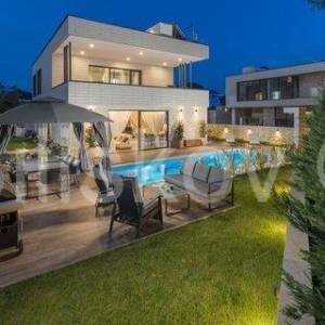Prodaja, Vrsar, Funtana, šesterosobna vila 151m2, bazen