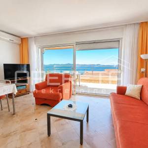 PRODAJA, ZADAR, KOŽINO, KUĆA sa 7 apartmana, pogled na more