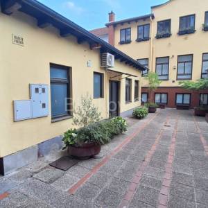 Prodaja,Donji grad, Trg Franje Tuđmana, dvojna kuća površine 44m2