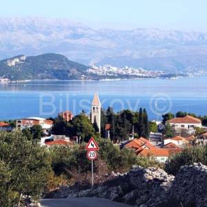 Prodaja,kuća s pogledom na more u blizini Trogira