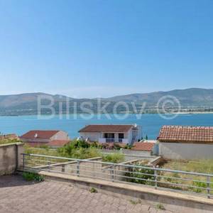 Prodaja,moderno uređen stan 200m od mora,Žedno