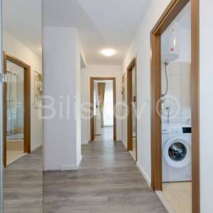 Prodaja,moderno uređen stan 200m od mora,Žedno