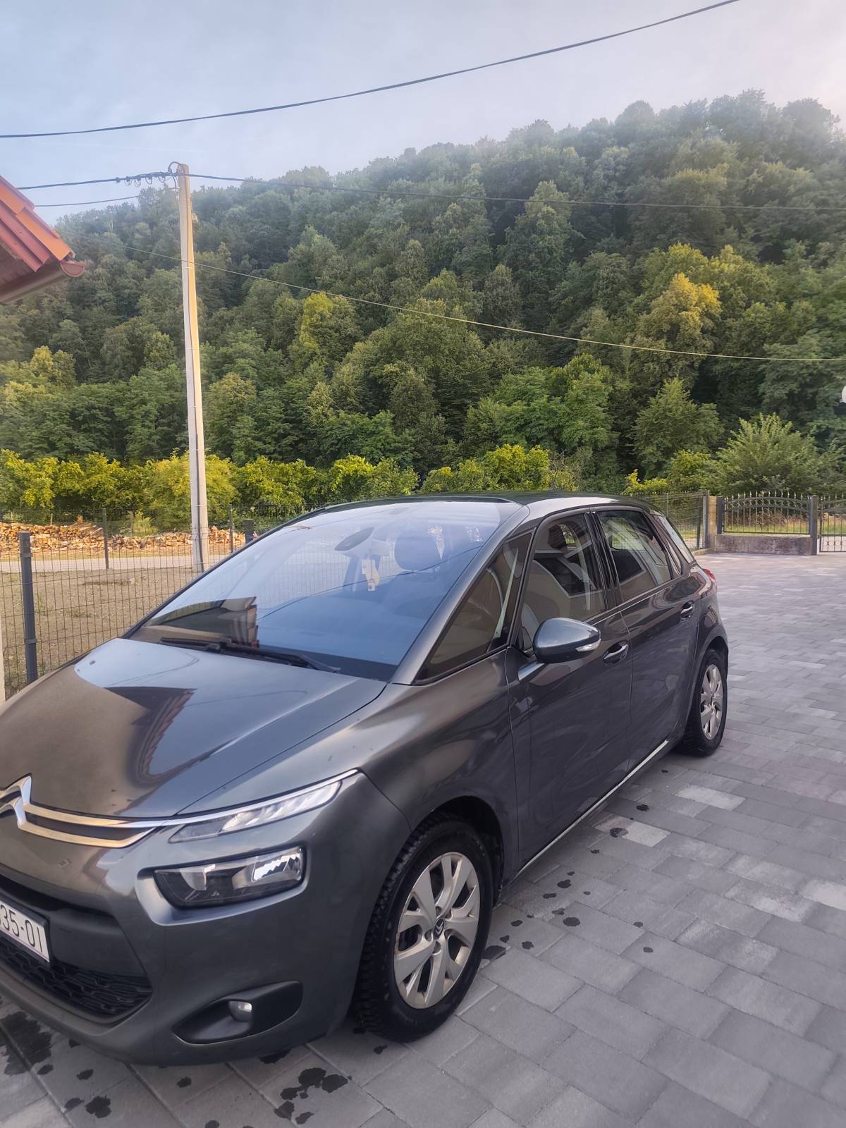 Prodaje se Citroen c4 picasso 1,6 hdi 2014 godište