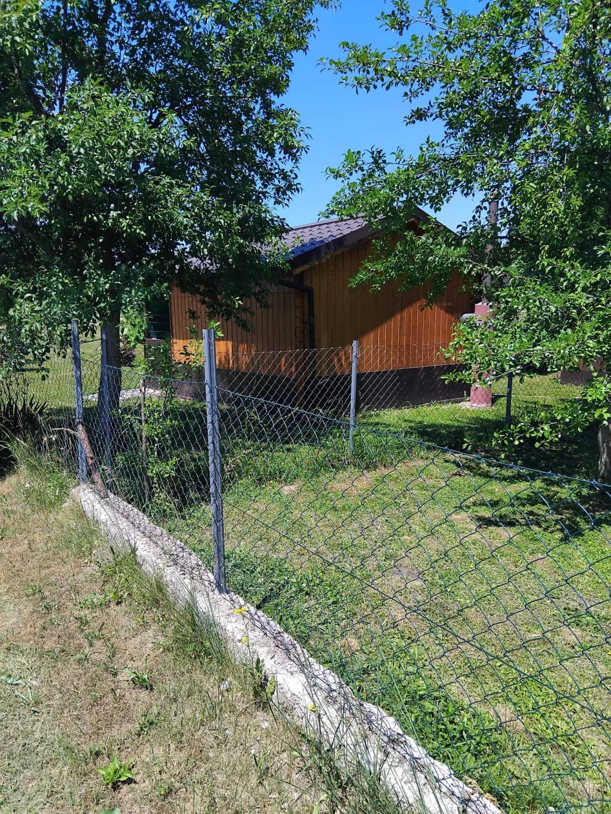 Prodajem drvenu kuču za preseljenje sa postoječeg zemljišta