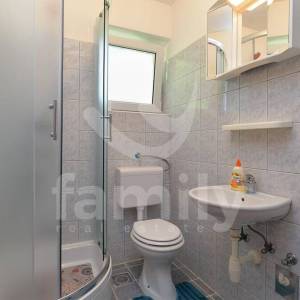 PROFITABILNA APARTMANSKA KUĆA SA BAZENOM I 6 STANOVA