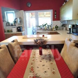 PROFITABILNA APARTMANSKA KUĆA SA BAZENOM I 6 STANOVA