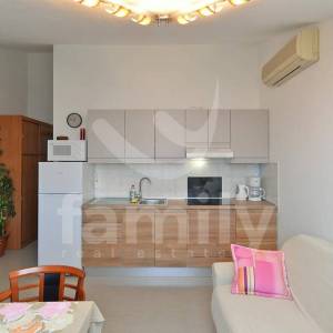 PROFITABILNA APARTMANSKA KUĆA SA BAZENOM I 6 STANOVA