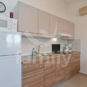 PROFITABILNA APARTMANSKA KUĆA SA BAZENOM I 6 STANOVA
