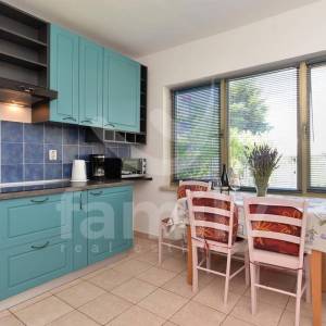 PROFITABILNA APARTMANSKA KUĆA SA BAZENOM I 6 STANOVA