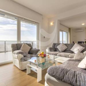 PROSTRANA KUĆA S POGLEDOM NA MORE