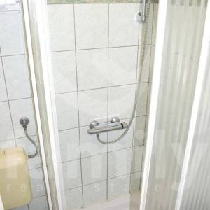 PROSTRANA KUĆA SA VIŠESTAMBENIM OBJEKTIMA NA ODLIČNOJ LOKACIJI