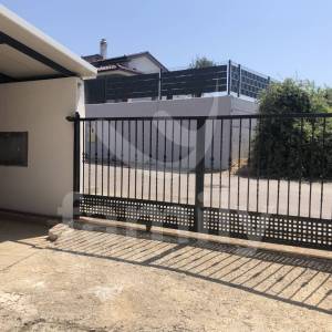 PROSTRANA MODERNA VILA SA KONOBOM  BLIZU MORA