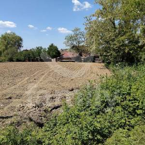 PROSTRANO GRAĐEVINSKO ZEMLJIŠTE NA PRODAJU U BREZOVCU