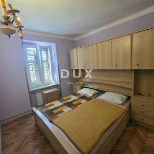 PULA, CENTAR - 2SS+DB kvalitetan obiteljski stan nadomak centra s prostranom terasom