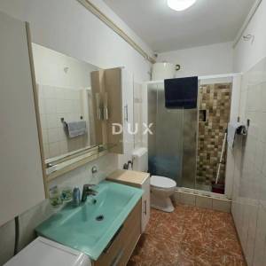 PULA, CENTAR - 2SS+DB kvalitetan obiteljski stan nadomak centra s prostranom terasom