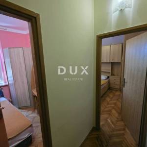 PULA, CENTAR - 2SS+DB kvalitetan obiteljski stan nadomak centra s prostranom terasom