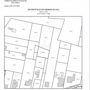 Pula: kuća s dva stana na golemom zemljištu od 4200 m2