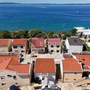 PUNTA SKALA - PETRČANE - DRUGI RED OD MORA Namješten luksuzni penthouse, 168 m²!!!