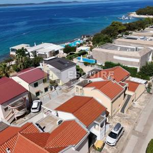 PUNTA SKALA - PETRČANE - DRUGI RED OD MORA Namješten luksuzni penthouse, 168 m²!!!