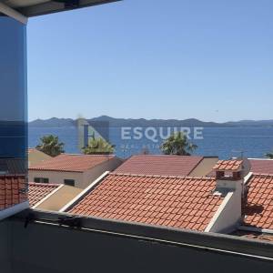 PUNTA SKALA - PETRČANE - DRUGI RED OD MORA Namješten luksuzni penthouse, 168 m²!!!