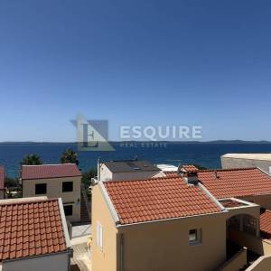 PUNTA SKALA - PETRČANE - DRUGI RED OD MORA Namješten luksuzni penthouse, 168 m²!!!
