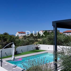 Rab, Banjol, kuća s bazenom, 270 m2, garaža