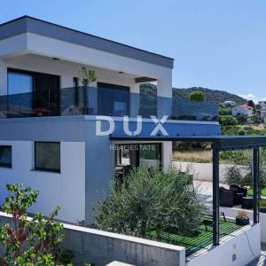 Rab, Banjol, kuća s bazenom, 270 m2, garaža