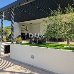 Rab, Banjol, kuća s bazenom, 270 m2, garaža