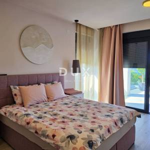 Rab, Banjol, kuća s bazenom, 270 m2, garaža