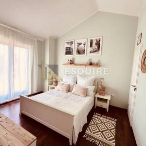 RADOVIN - Četverosobna vila katnica s bazenom - 170m2