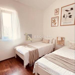 RADOVIN - Četverosobna vila katnica s bazenom - 170m2