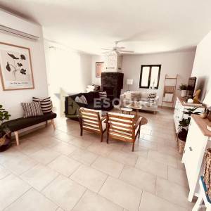 RADOVIN - Četverosobna vila katnica s bazenom - 170m2