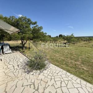 Raštane Gornje, nadomak Biograda na Moru -Kuća s maslinikom na gotovo 4.000 m²!!