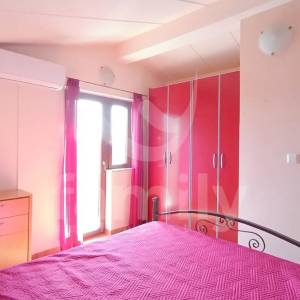 RENOVIRANA KUĆA U  PRIGRADSKOM NASELJU PULE