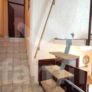 RENOVIRANA KUĆA U  PRIGRADSKOM NASELJU PULE