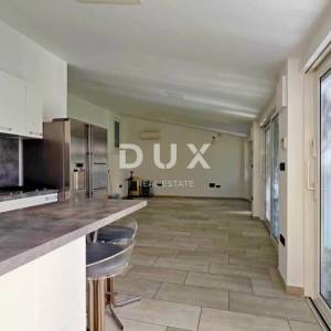 RIJEKA, BULEVARD – Ekskluzivni prizemni stan s paviljonom i okućnicom, 128m²