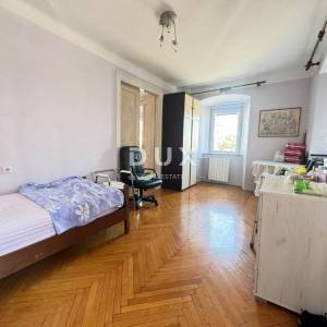 RIJEKA, CENTAR – Prostran četverosobni stan od 110 m² u blizini Korza